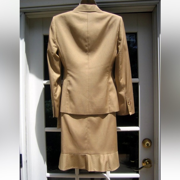 Anne Klein blazer and skirt suit. NWT. Ret $320. - Picture 6 of 6